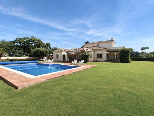 Chalet zum Kauf 1.750.000 € 5 Zimmer 647 m² 382 m² Grundstück San Roque 11310