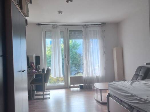 Studio zur Miete 460 € 1 Zimmer 27 m² Geschoss 1/3 frei ab 03.11.2026 Schulstraße 11 Uttenreuth Uttenreuth 91080