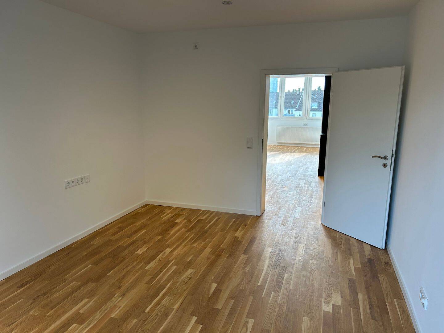Hochwertig kernsanierte 79m² 3-Zimmer-Wohnung mit 18m² Dachterrasse und Einbauküche – Schloßstraße 80, 40477 Düsseldorf – Vorschaubild 8