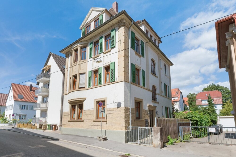 Mehrfamilienhaus zum Kauf 1.295.000 € 9,5 Zimmer 302 m²<br/>Wohnfläche 249 m²<br/>Grundstück Feuerbach - Mitte Stuttgart / Feuerbach 70469