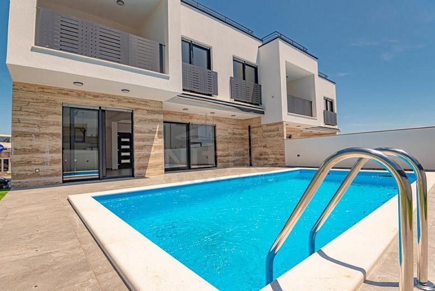 Haus zum Kauf 485.000 € 3 Zimmer 190 m²<br/>Wohnfläche 200 m²<br/>Grundstück Ulica Obrove 82A, Vodice 22211 Vodice center