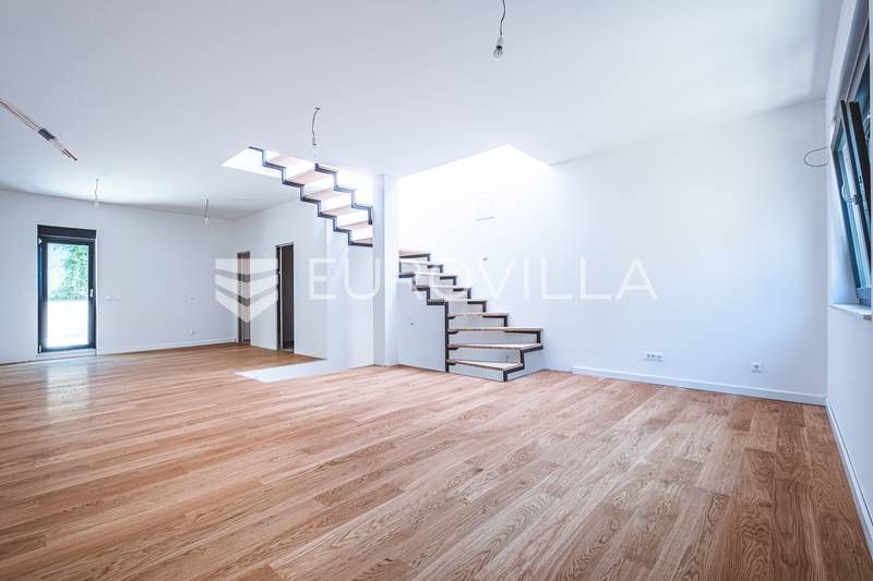 Wohnung zum Kauf 546.462 € 3 Zimmer 130 m²<br/>Wohnfläche Senonina ulica Donji grad 10000