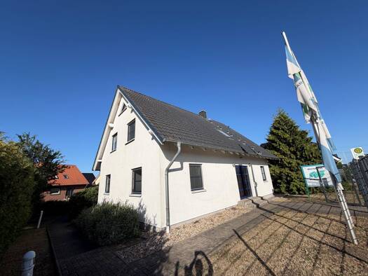 Einfamilienhaus zum Kauf provisionsfrei 369.000 € 4 Zimmer 147 m² 577 m² Grundstück frei ab 01.12.2026 Berliner Allee 3 B Hohenwarsleben Hohe Börde 39326