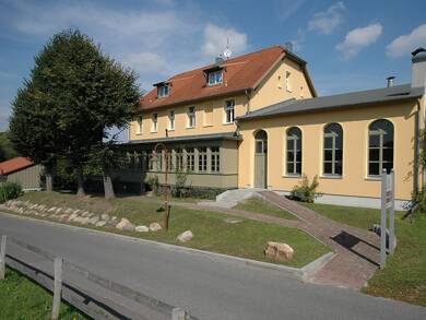 Wohnung zur Miete 280 € 1 Zimmer 12 m² frei ab 01.08.2025 Choriner Bahnhofstr. 1 Chorin Chorin 16230