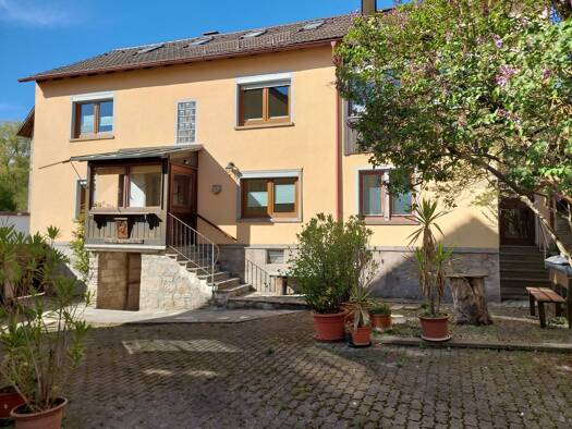 Einfamilienhaus zum Kauf provisionsfrei 345.000 € 6 Zimmer 150 m² 600 m² Grundstück Schönfelder Straße 11 Kleinrinderfeld 97271
