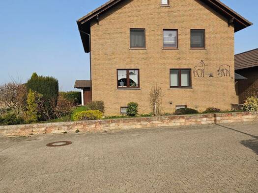 Einfamilienhaus zur Miete 1.700 € 6 Zimmer 140 m² 820 m² Grundstück frei ab 01.05.2026 Im Ortfeld 5 Heuerßen 31700