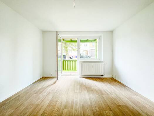 Wohnung zur Miete 369 € 3 Zimmer 61,3 m² EG Lungwitzer Straße 47 Glauchau 08371