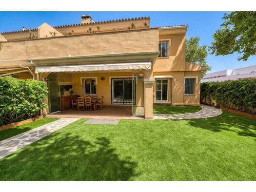Reihenhaus zur Miete 3.100 € 4 Zimmer 210 m² 272 m² Grundstück Marbella 29604