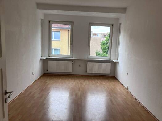 Wohnung zur Miete 640 € 2 Zimmer 61 m² 3. Geschoss frei ab sofort Steinbühl Nürnberg 90443