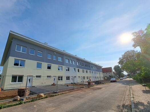 Reihenmittelhaus zur Miete - Erstbezug 1.613 € 5 Zimmer 129 m² 378 m² Grundstück frei ab 01.06.2026 Marderweg 20a Hopfengarten Magdeburg 39120