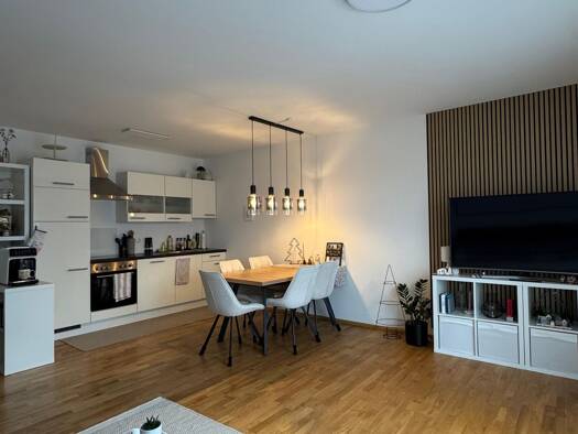 Wohnung zur Miete 700 € 2 Zimmer 71 m² Geschoss 2/3 frei ab sofort Regensburger Straße 19 Abensberg 93326