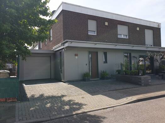 Haus zur Miete 2.500 € 6 Zimmer 198 m² 450 m² Grundstück frei ab 01.03.2026 Dam Niederkrüchten 41372