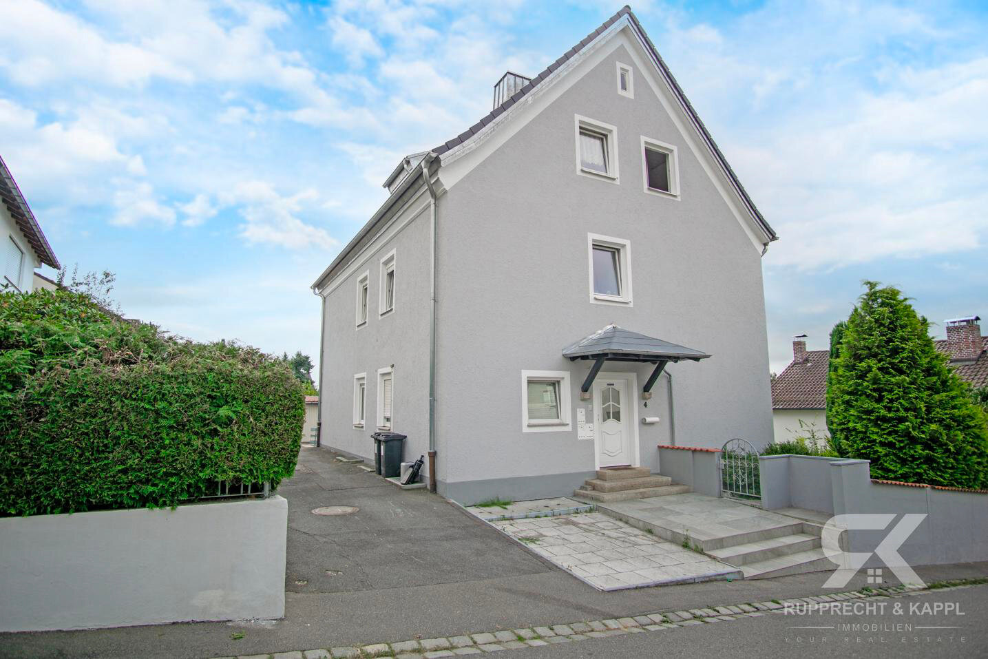 Mehrfamilienhaus zum Kauf 394.990 € 8 Zimmer 258 m²<br/>Wohnfläche 750 m²<br/>Grundstück Rehbühl Weiden in der Oberpfalz 92637