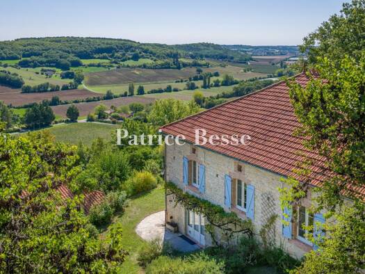 Einfamilienhaus zum Kauf 480.000 € 10 Zimmer 323 m² 10.500 m² Grundstück Tréjouls 82110