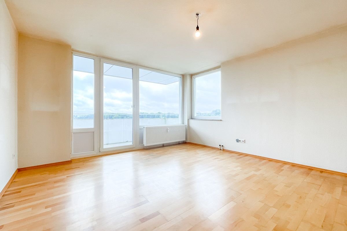 Wohnung zum Kauf 259.000 € 3 Zimmer 90 m²<br/>Wohnfläche 3.<br/>Geschoss Bad Segeberg 23795