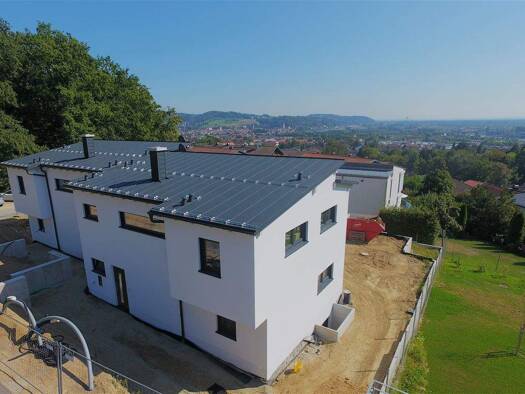 Doppelhaushälfte zur Miete 2.250 € 5 Zimmer 196,6 m² Deggendorf 94469