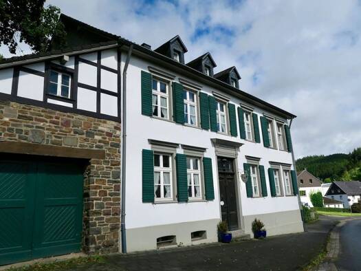 Mehrfamilienhaus zum Kauf 490.000 € 17 Zimmer 480 m² 1.074 m² Grundstück Hellenthal Hellenthal 53940