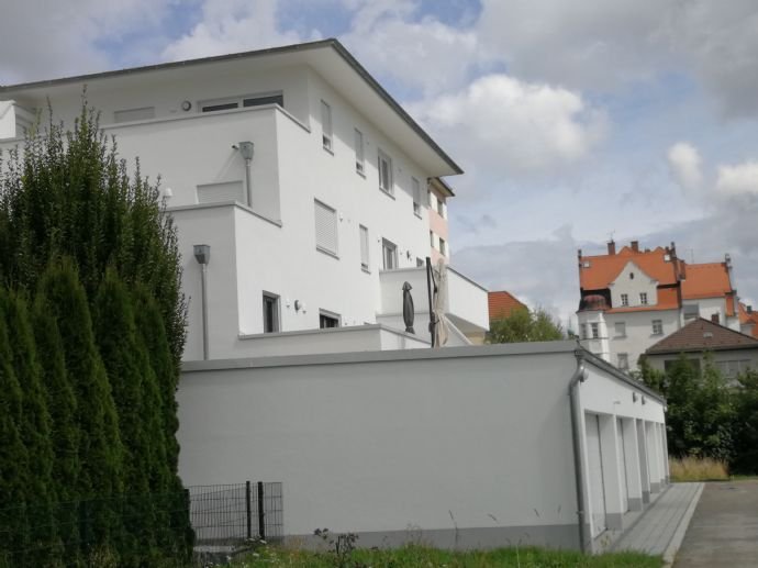 Wohnung zur Miete 895 € 3 Zimmer 82,4 m²<br/>Wohnfläche 1.<br/>Geschoss 01.01.2025<br/>Verfügbarkeit Alte Ziegelei 28 Planungsbezirk 113 Straubing 94315