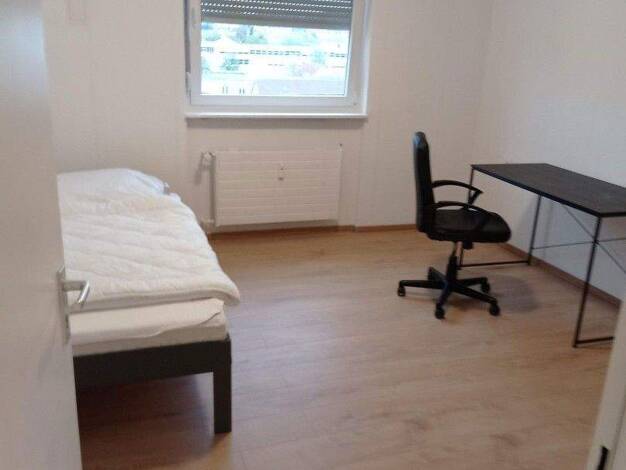 WG-Zimmer zur Miete Wohnen auf Zeit 410 € 15 m² frei ab 01.04.2026 Weinsbergerstr. 1 Heilbronn 74702