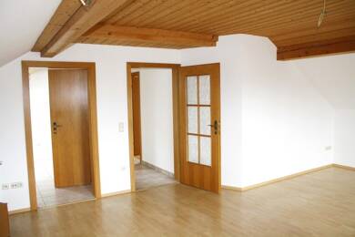 Wohnung zur Miete 618 € 2,5 Zimmer 65 m² Dachgeschoss, 2. Geschoss frei ab sofort Stierberg Obertaufkirchen 84419