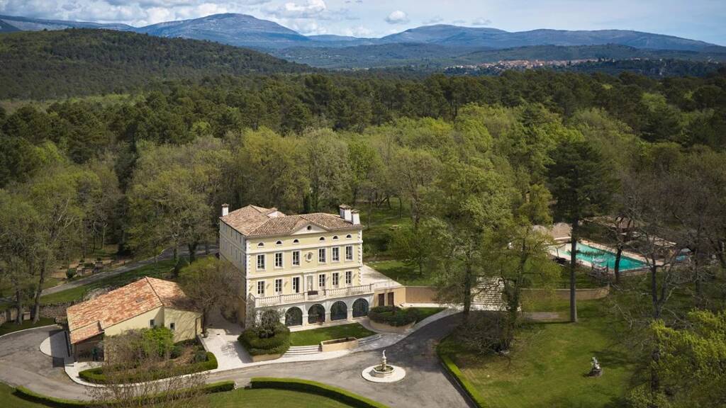 Schloss zum Kauf 12.500.000 € 12 Zimmer 737 m² 14.572 m² Grundstück CALLIAN 83440