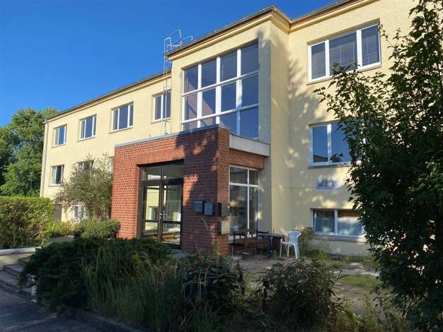 Wohnung zur Miete 673 € 3 Zimmer 112,1 m² EG frei ab 01.10.2025 Krakow Krakow am See 18292