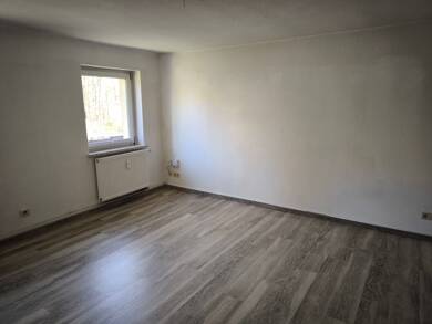 Wohnung zur Miete 301 € 2 Zimmer 50,1 m² 1. Geschoss frei ab sofort Kesselshainer Straße 16 Borna Borna 04552