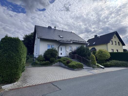 Einfamilienhaus zum Kauf 399.000 € 4 Zimmer 200 m² 673 m² Grundstück Lauschgrün Limbach 08491