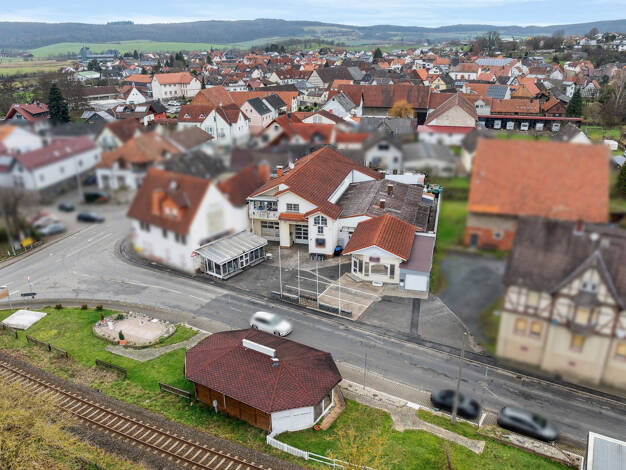 Wohn- und Geschäftshaus zum Kauf als Kapitalanlage geeignet 898.000 € 9,5 Zimmer 817 m² 1.671 m² Grundstück Stockheim Glauburg 63695