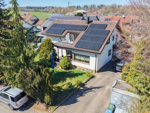 Einfamilienhaus zum Kauf 489.000 € 9 Zimmer 243,8 m² 748 m² Grundstück Ortsbereich Ostrach 88356