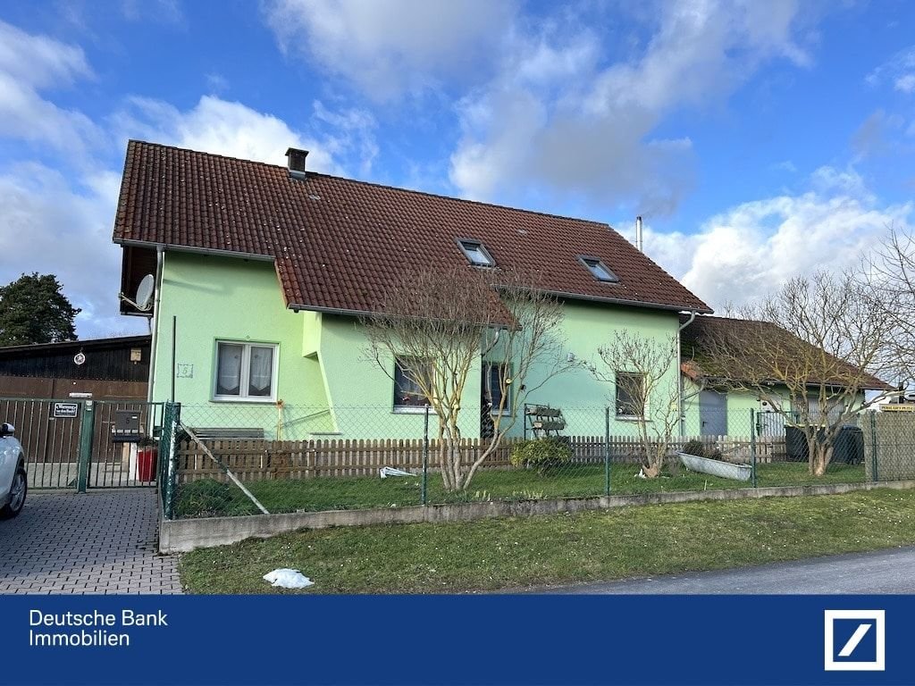 Einfamilienhaus zum Kauf provisionsfrei 99.000 € 7 Zimmer 183 m²<br/>Wohnfläche 22.701 m²<br/>Grundstück Bad Salzungen 36469