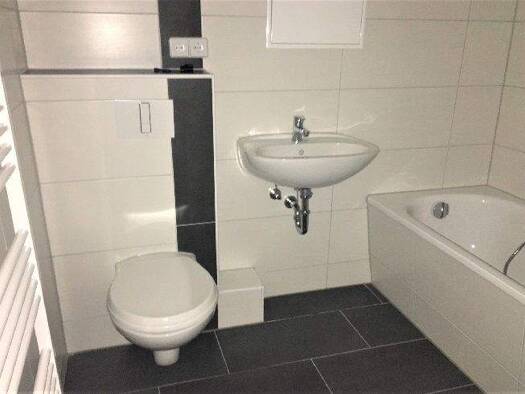 Wohnung zur Miete 260 € 1 Zimmer 36 m² 2. Geschoss Hermann-Duncker-Straße 2 Oschersleben 39387