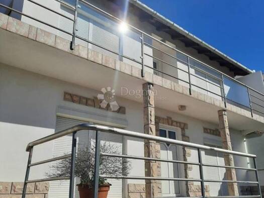 Einfamilienhaus zum Kauf 720.425 € 10 Zimmer 302 m² Maslinica, Šolta Maslinica 21430
