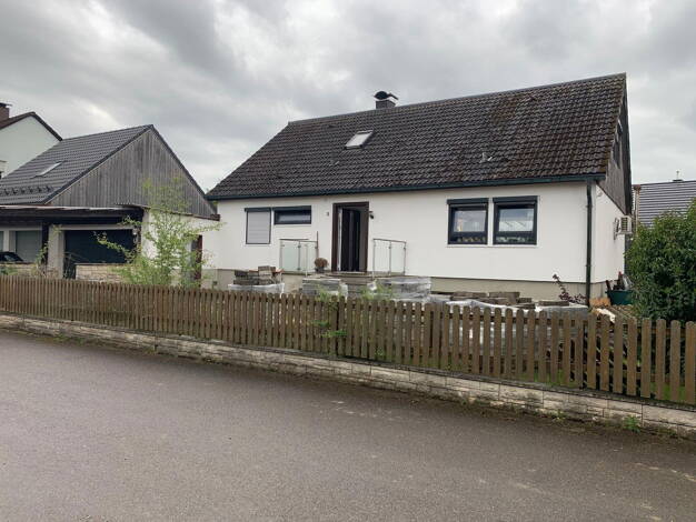 Einfamilienhaus zum Kauf provisionsfrei 454.000 € 7 Zimmer 170 m² 630 m² Grundstück Triftstrasse 3 Seligenporten Pyrbaum 90602