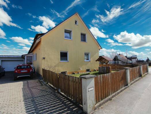 Einfamilienhaus zum Kauf 599.000 € 10 Zimmer 225 m² 635 m² Grundstück frei ab sofort Nandlstadt 85405
