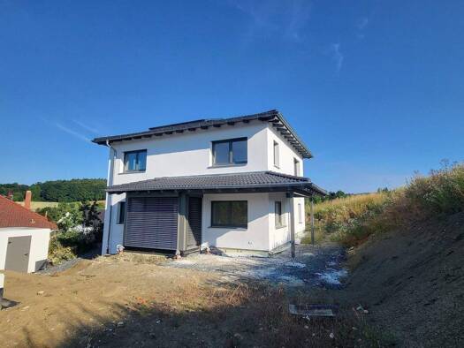 Einfamilienhaus zum Kauf - Erstbezug provisionsfrei 519.900 € 5 Zimmer 142,1 m² 500 m² Grundstück frei ab sofort Kalkgrube 19a Oberfüllbach Ebersdorf b.Coburg 96237