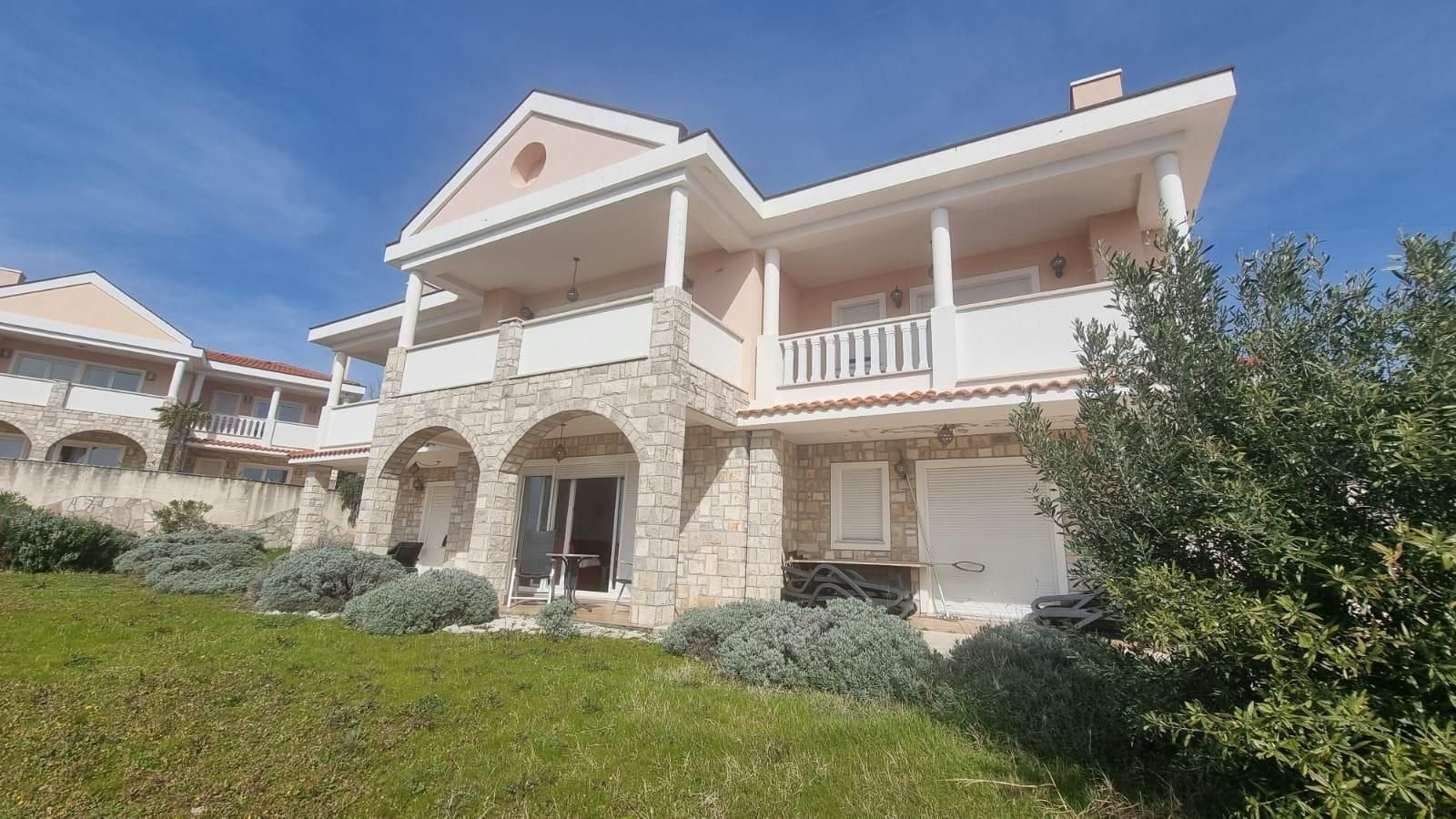 Haus zum Kauf 750.000 € 9 Zimmer 310 m²<br/>Wohnfläche 1.175 m²<br/>Grundstück Crikvenica