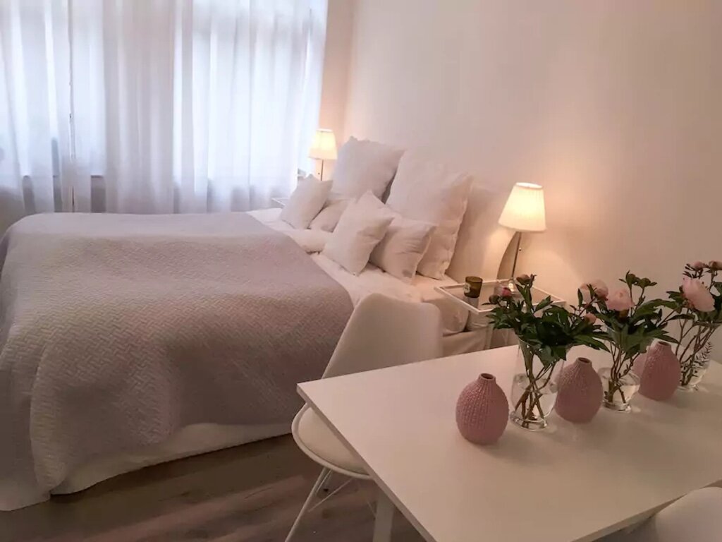 Wohnung zur Miete Wohnen auf Zeit 1.490 € 1 Zimmer 35 m²<br/>Wohnfläche 02.01.2025<br/>Verfügbarkeit Friesenstraße Altstadt - Nord Köln 50670