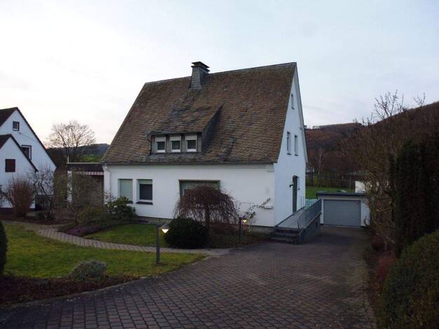 Einfamilienhaus zum Kauf 250.000 € 6 Zimmer 160 m² 817 m² Grundstück Berge Meschede 59872