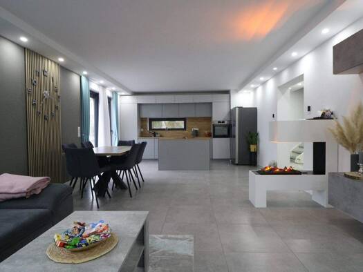 Mehrfamilienhaus zum Kauf 680.000 € 8 Zimmer 194 m² 497 m² Grundstück frei ab sofort Vöhringen 89269