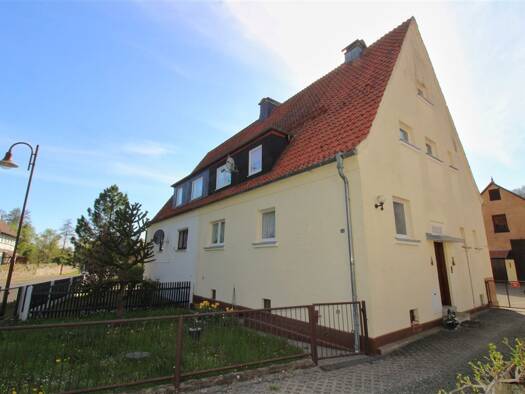 Doppelhaushälfte zum Kauf 169.000 € 6 Zimmer 130 m² 1.119 m² Grundstück frei ab sofort Schwarza 98547