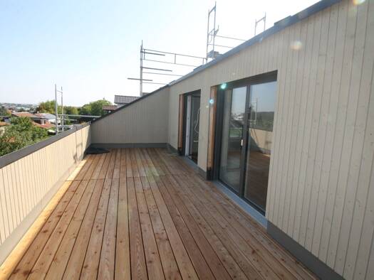 Penthouse zur Miete - Erstbezug 1.280 € 2 Zimmer 61 m² Geschoss 1/2 frei ab sofort Am Ziegelbaum 27 Höchberg 97204