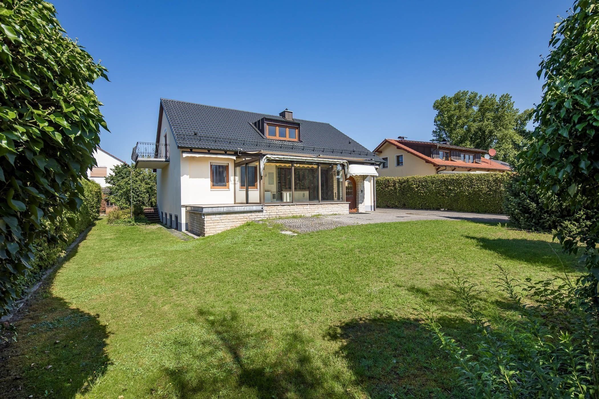 Einfamilienhaus zum Kauf 779.000 € 6 Zimmer 206 m²<br/>Wohnfläche 1.060 m²<br/>Grundstück ab sofort<br/>Verfügbarkeit Nord Schwabach 91126