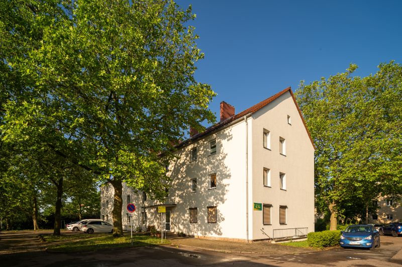 Wohnung zur Miete 352 € 2 Zimmer 44 m²<br/>Wohnfläche EG<br/>Geschoss 01.02.2025<br/>Verfügbarkeit Emil-Fischer-Str. 23a Damaschkestraße Halle 06130