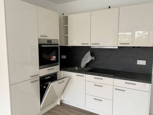 Wohnung zur Miete - Erstbezug 893 € 2 Zimmer 54,4 m² 2. Geschoss frei ab sofort Innenstadt Neumünster 24534