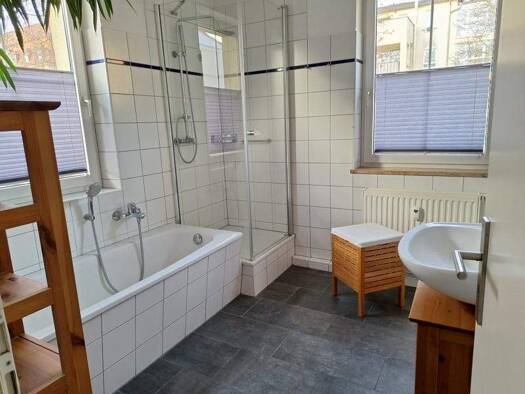Wohnung zur Miete 824 € 3 Zimmer 103 m² 2. Geschoss Innenstadt Gera 07545