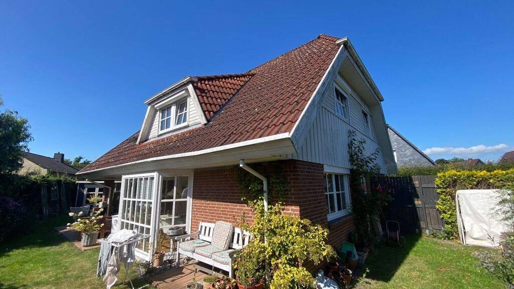 Haus zum Kauf 520.000 € 7 Zimmer 128,5 m² 434 m² Grundstück Elmshorn 25335