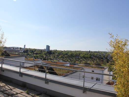 Doppelhaushälfte zur Miete 2.300 € 5 Zimmer 145 m² 210 m² Grundstück frei ab 01.12.2025 Rosenapfelweg 6 Zuffenhausen Stuttgart 70437