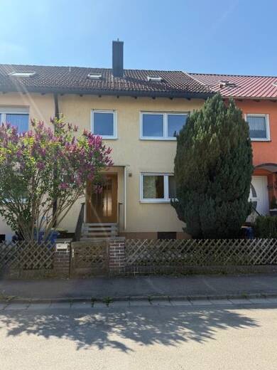 Haus zum Kauf 175.000 € 7 Zimmer 117 m² 230 m² Grundstück frei ab sofort Bad Windsheim Bad Windsheim 91438