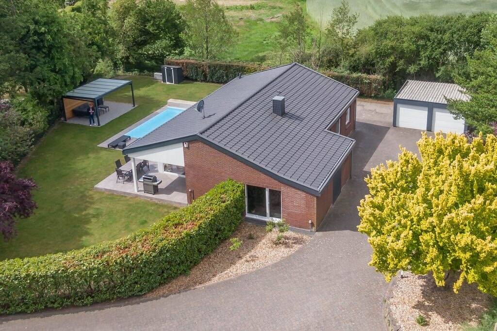 Stilvoller Bungalow mit traumhaftem Außenbereich